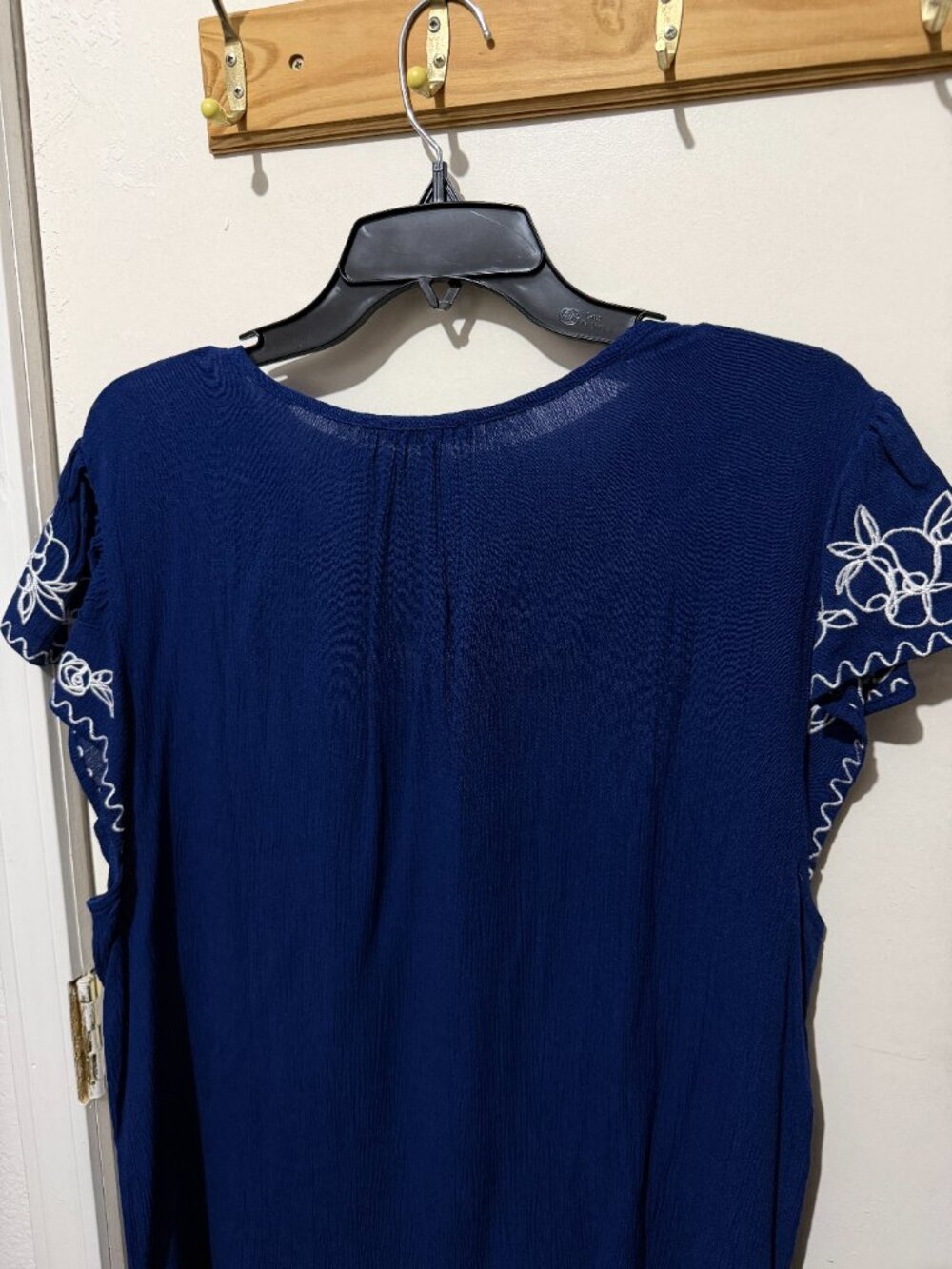 NWT Maurices Navy Blue Floral Embroidered Cap Sleeve Boho Top - XL - Picture 10 of 13